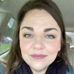 Meet your Posher, Carly